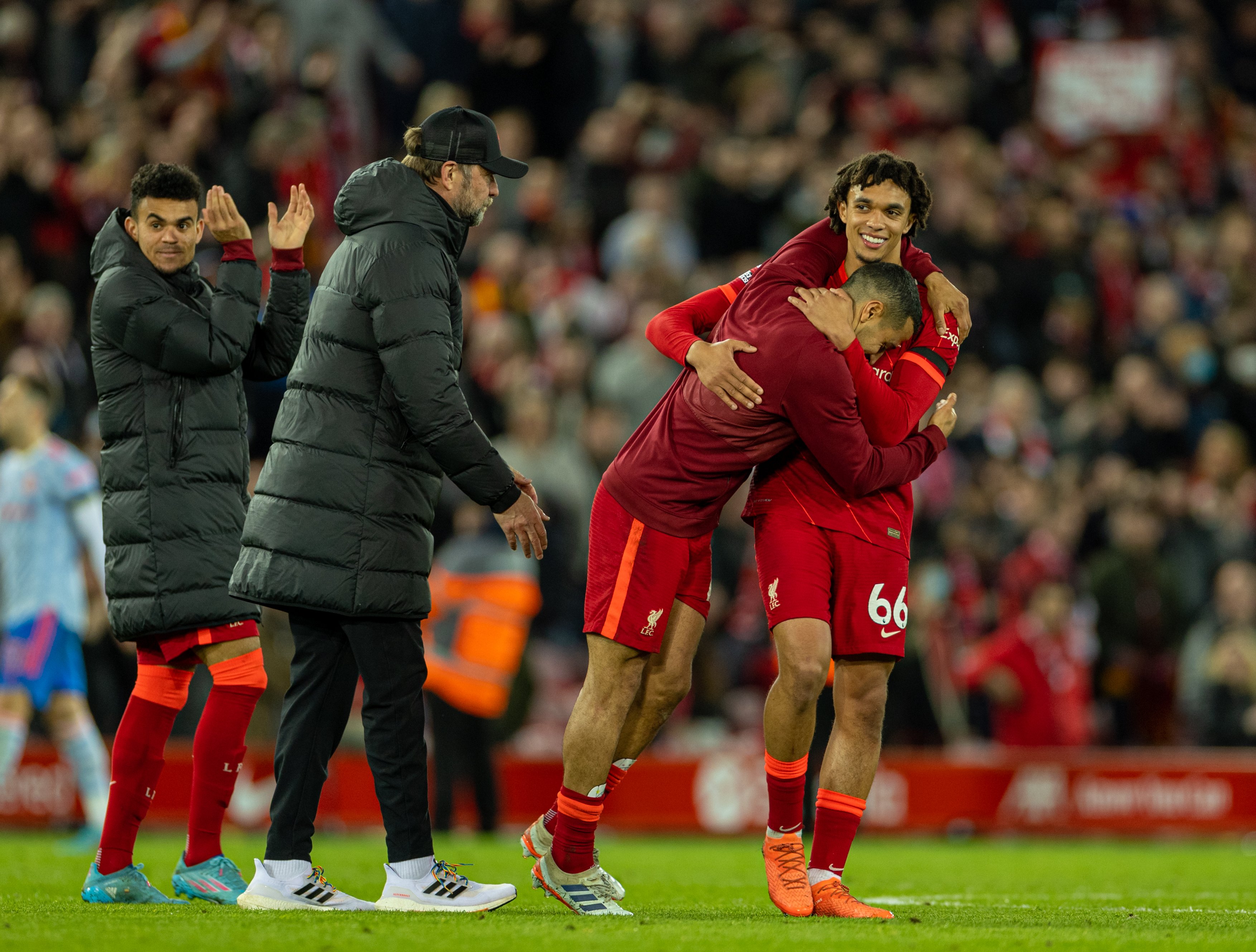  足总杯萨拉赫双响 b费替补绝杀 曼联32胜利物浦 -kaiyun